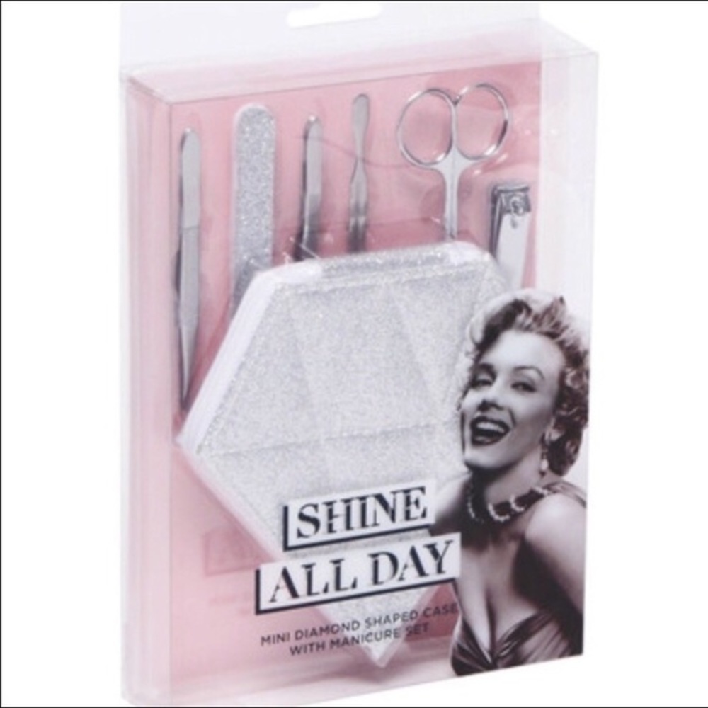 🎉Host Pick🎉 Vintage Marylin Monroe Diamond Manicure Set